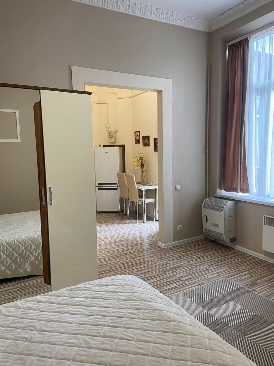Bright Apartment In The Very Centre Львів Екстер'єр фото